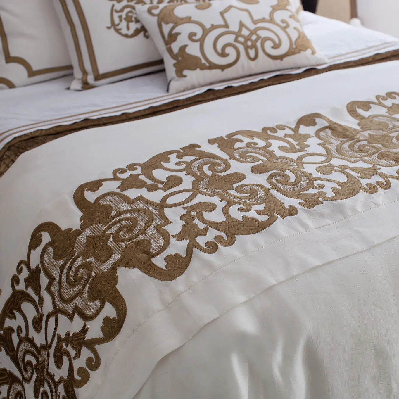 Throws Villa Decor & Design