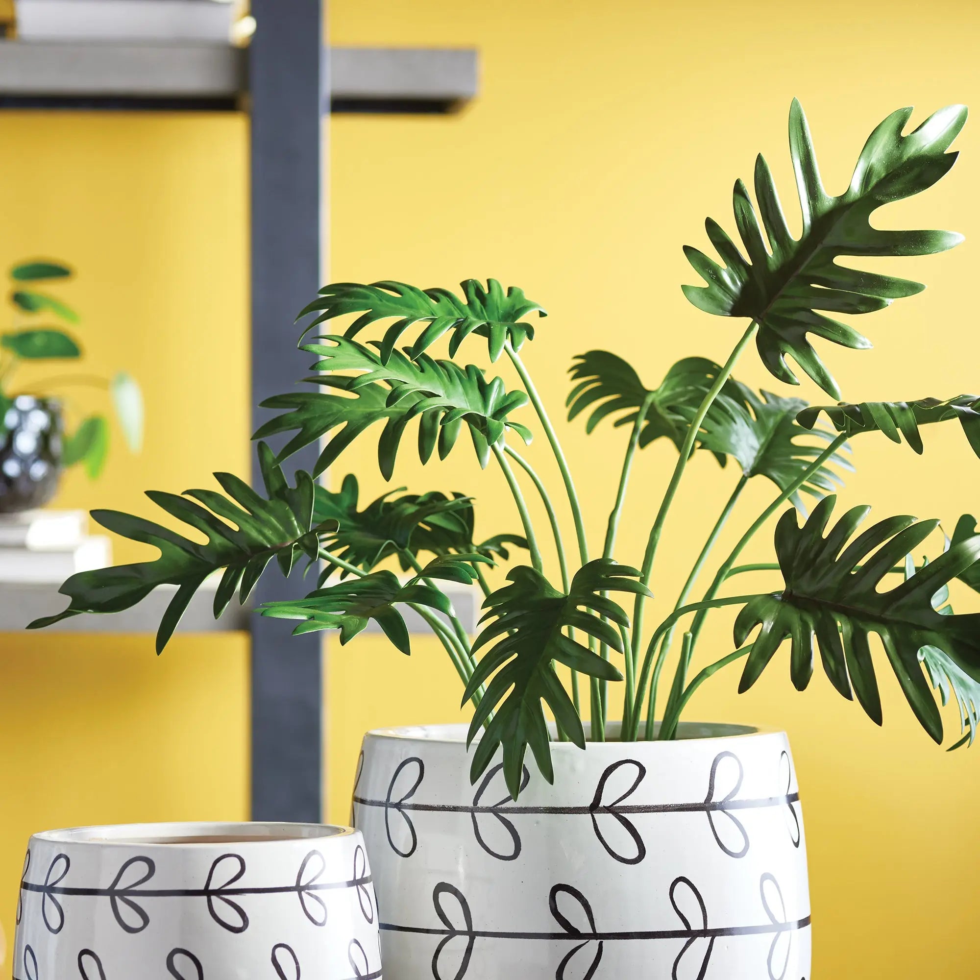 SPLIT LEAF SELLOUM DROP-IN 22.5" Villa Decor & Design