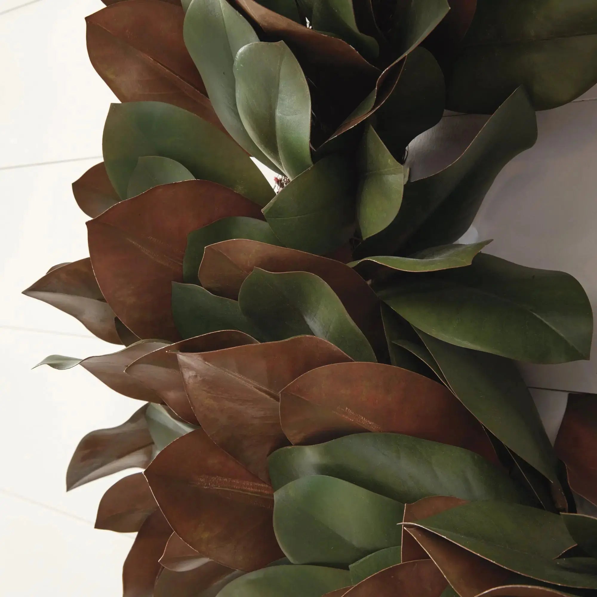 GRAND MAGNOLIA LEAF WREATH 30" Villa Decor & Design