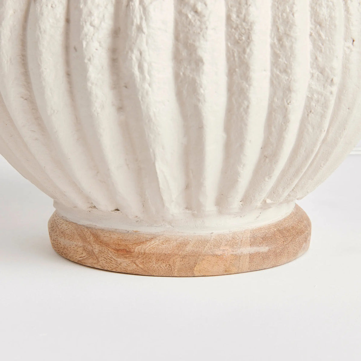 Close-up of the ribbed lamp base from a different angle
