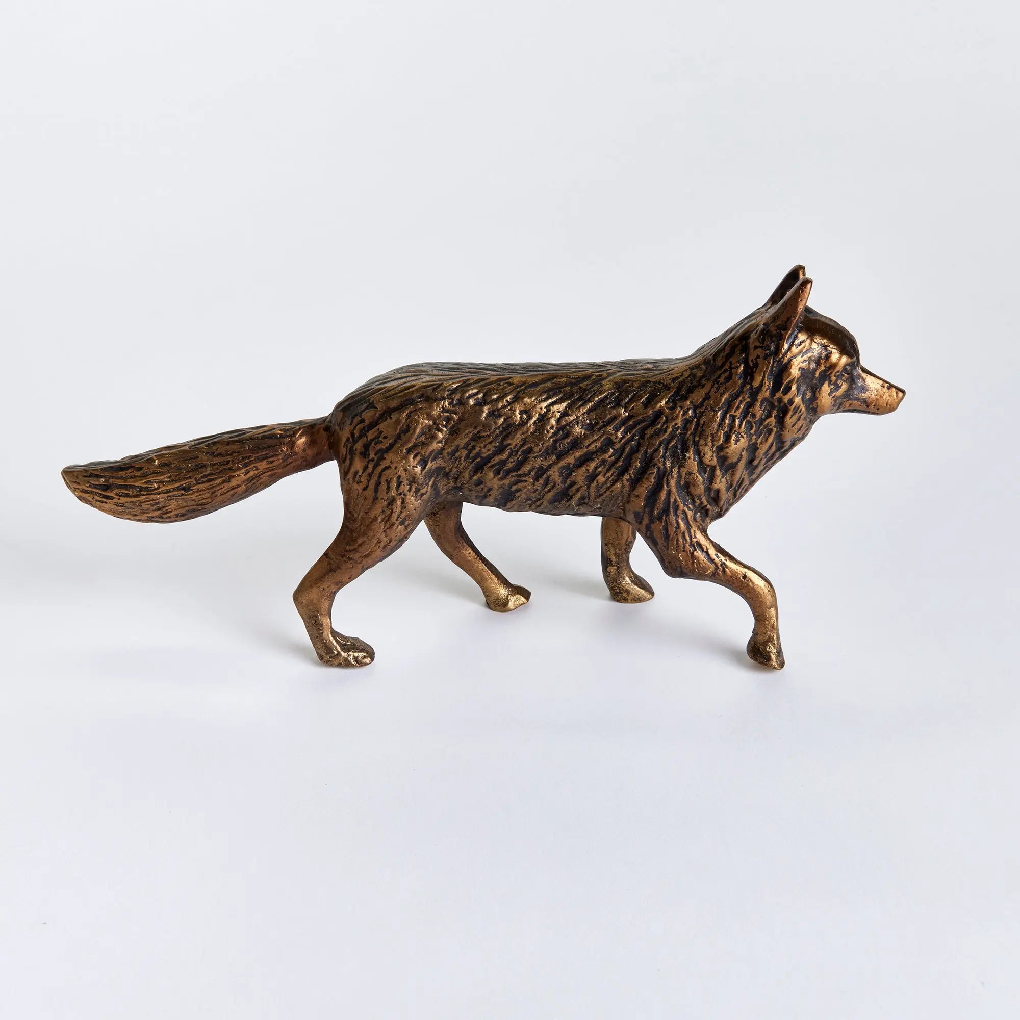 SLY FOX SCULPTURE Villa Decor & Design