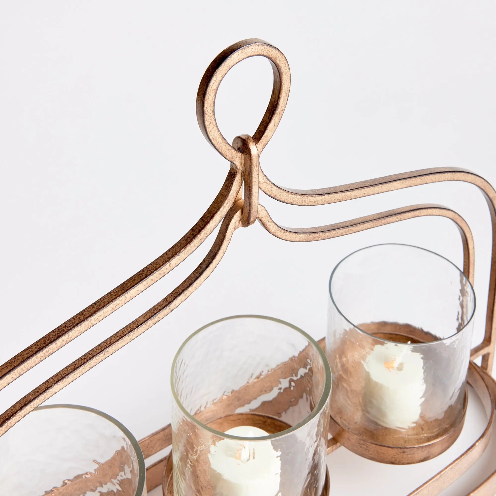 AMARA 3-candle hurricane lantern in antique gold with hammered glass