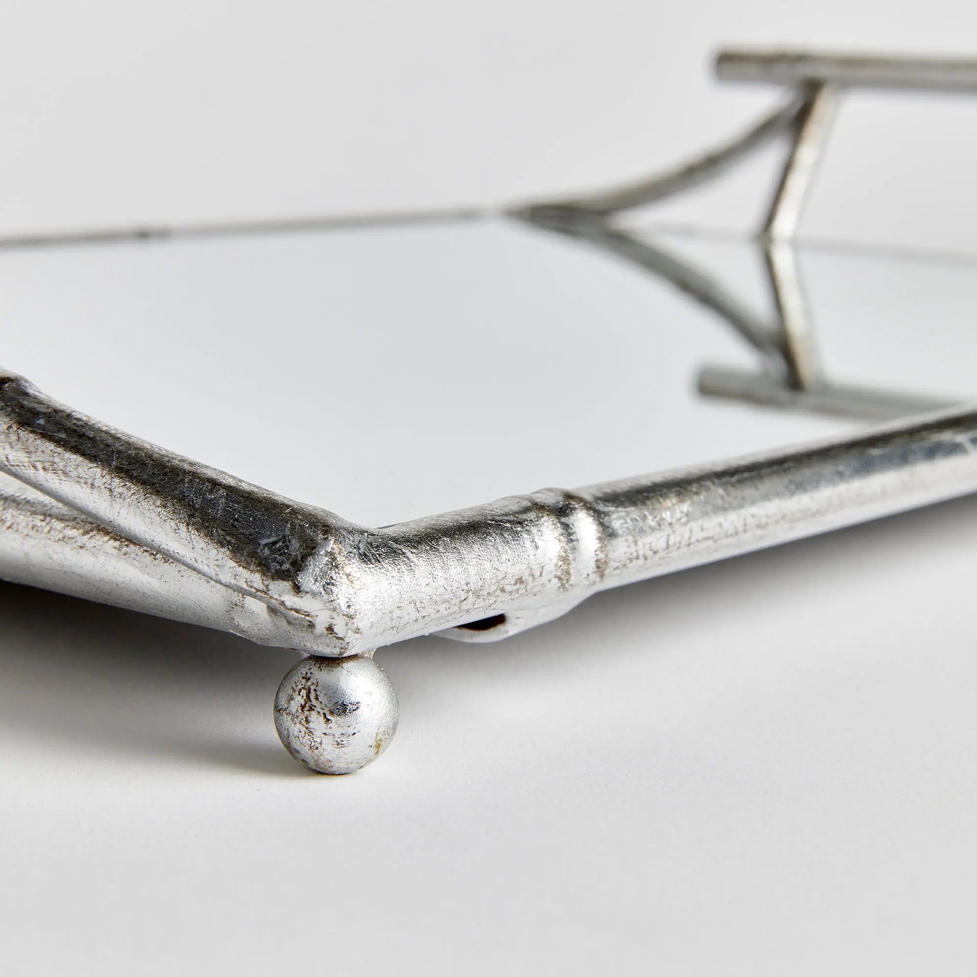 DAPHNE MIRRORED TRAY WITH HANDLES Villa Decor & Design