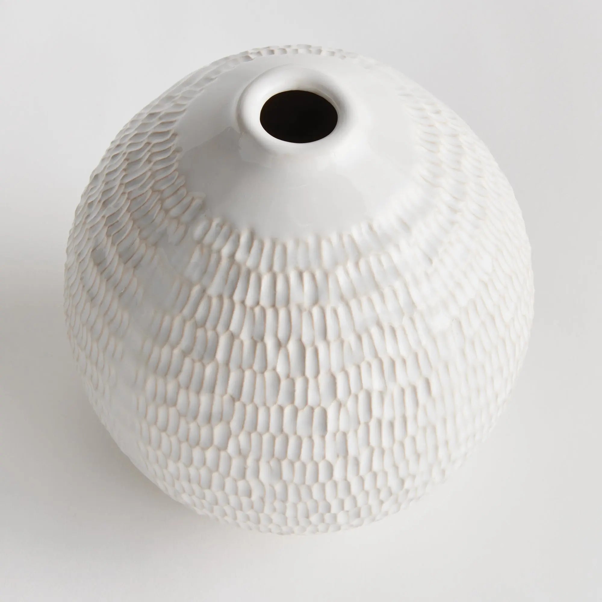 Nereus etched white stoneware vase – artisan handmade finish