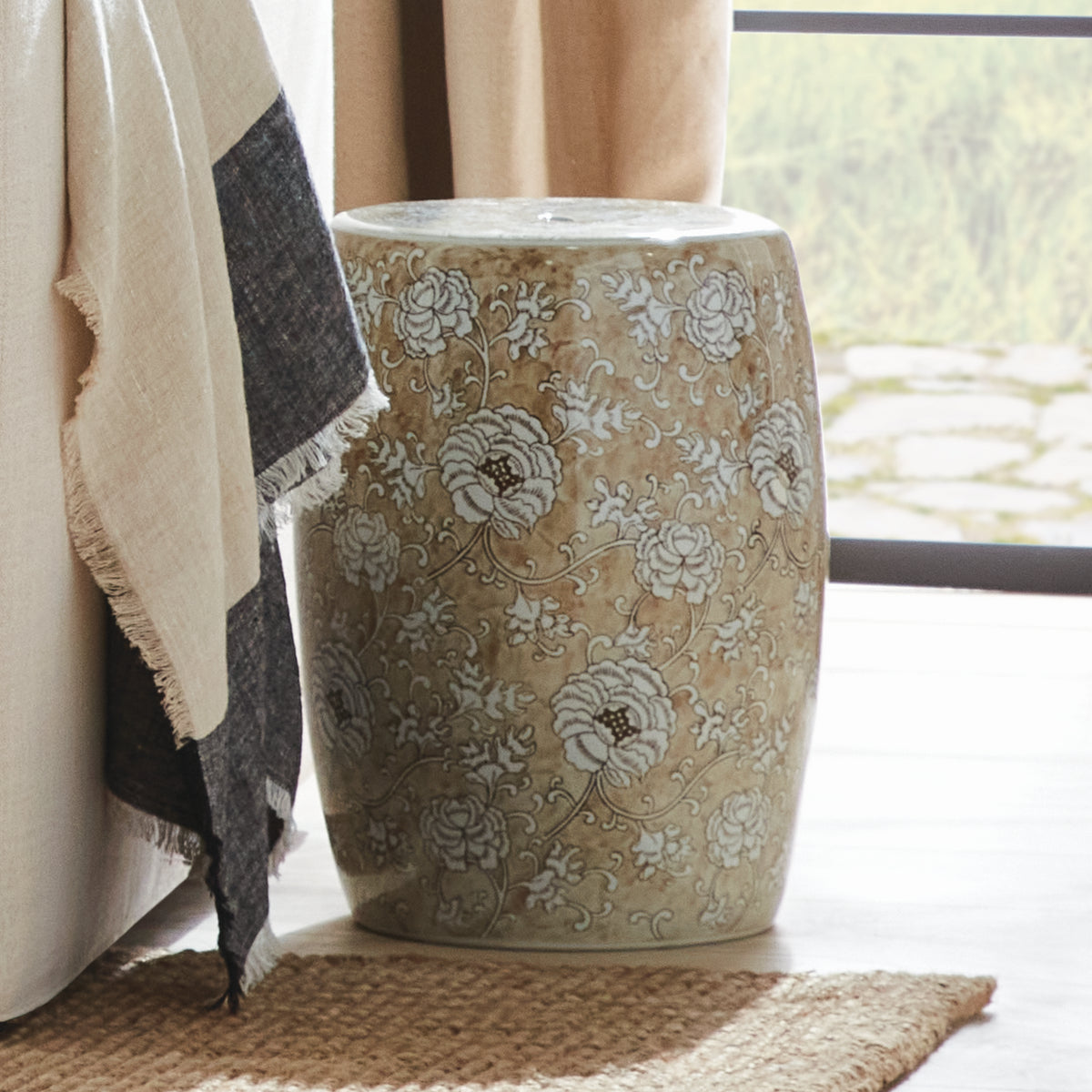 Province Lotus Stool