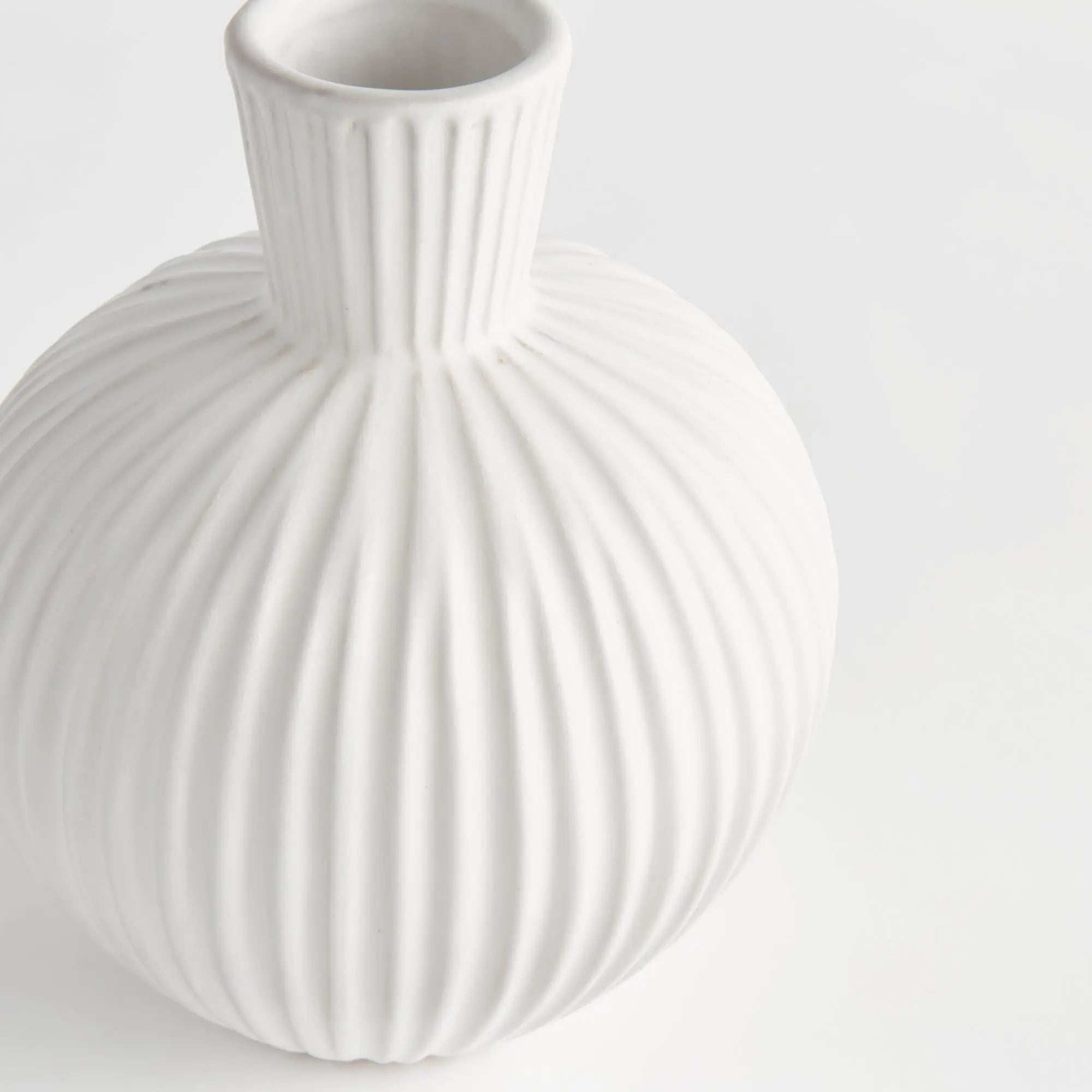 Large white ribbed ceramic Pravi Vase with bottle silhouette