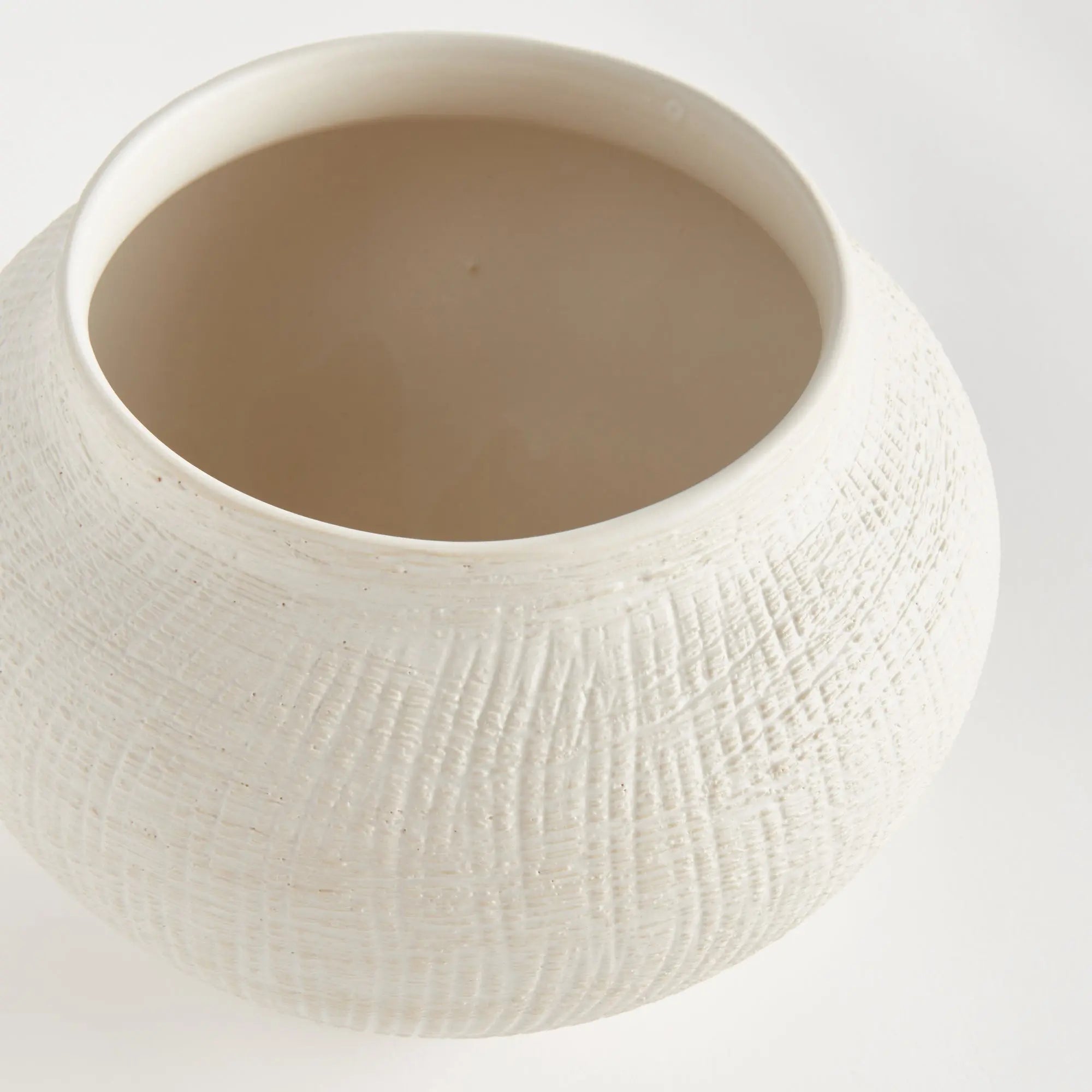 Barclay Butera Ojai Pot in White