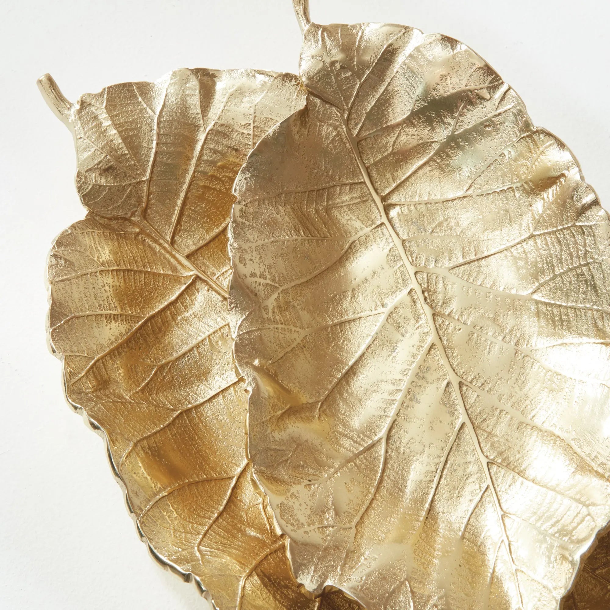 ALEGRA GRAND LEAF TRAY Villa Decor & Design