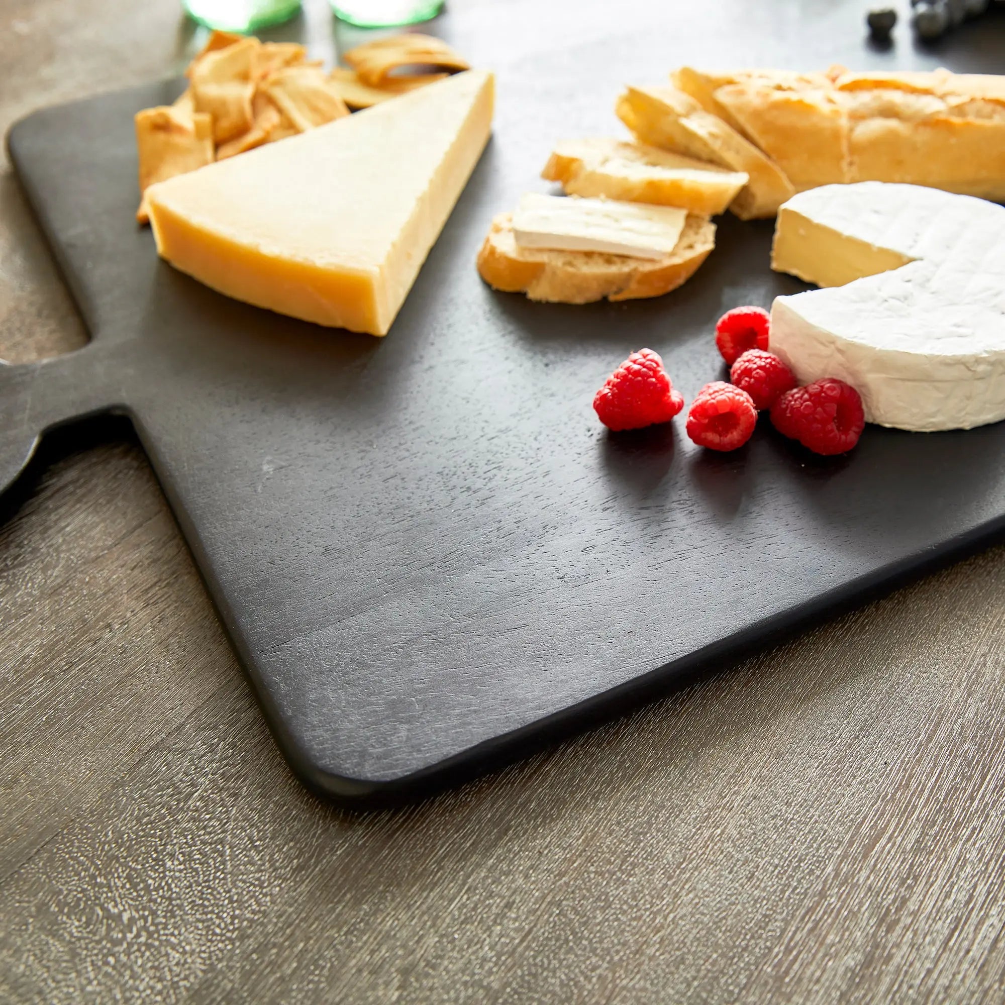 Black mango wood charcuterie board – large size
