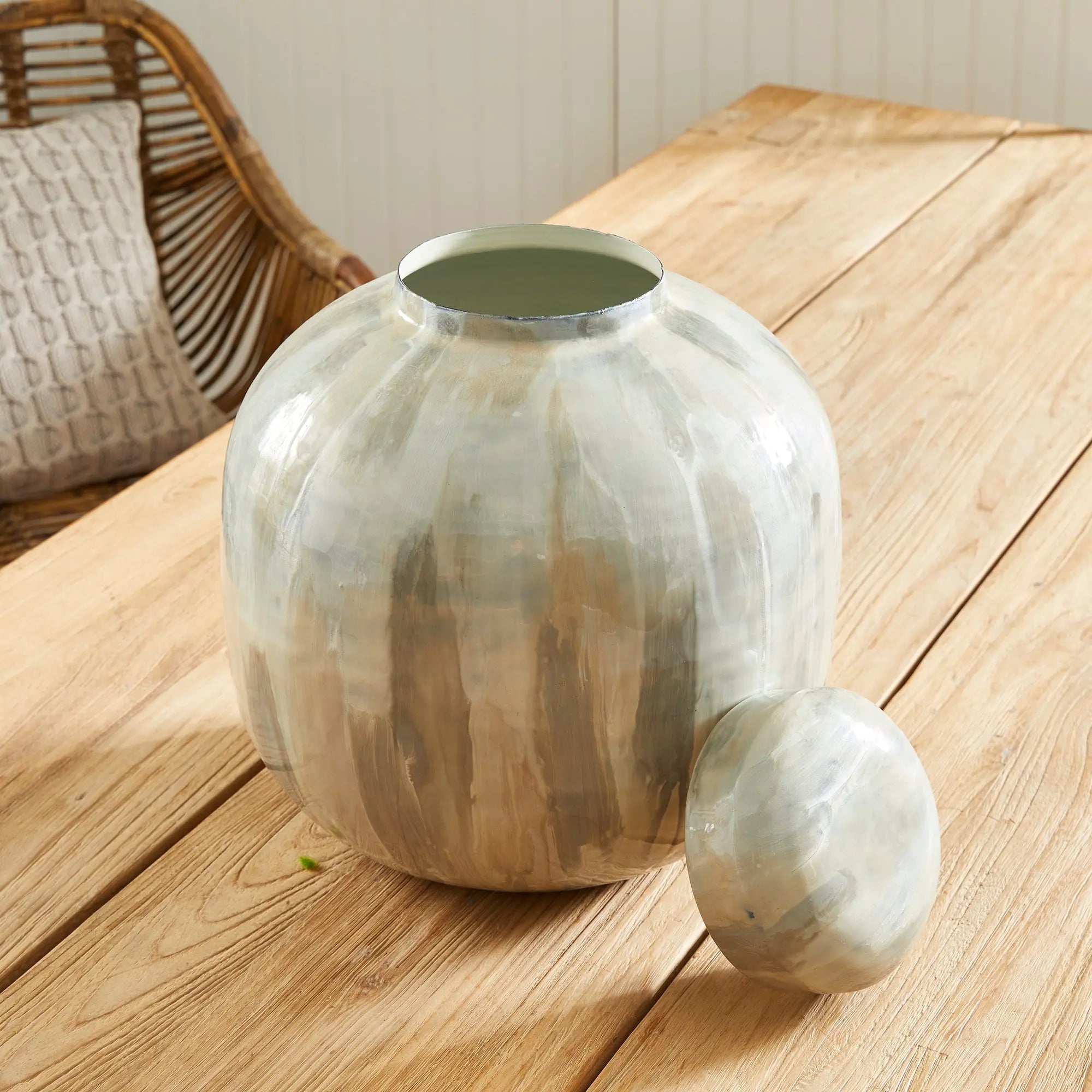 ALMETA LIDDED URN Villa Decor & Design