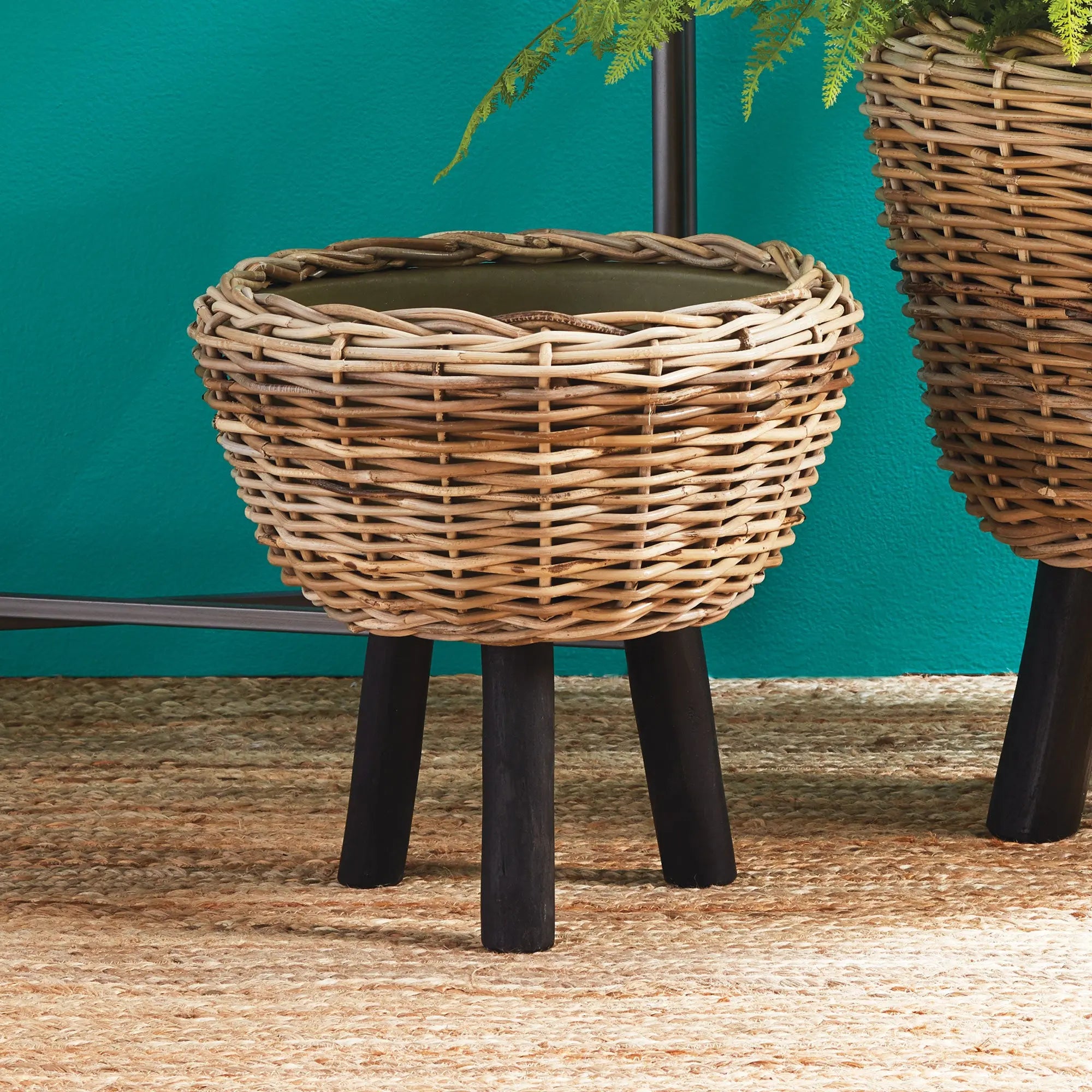 WOVEN RATTAN DRY BASKET PLANT RISER 17" Villa Decor & Design