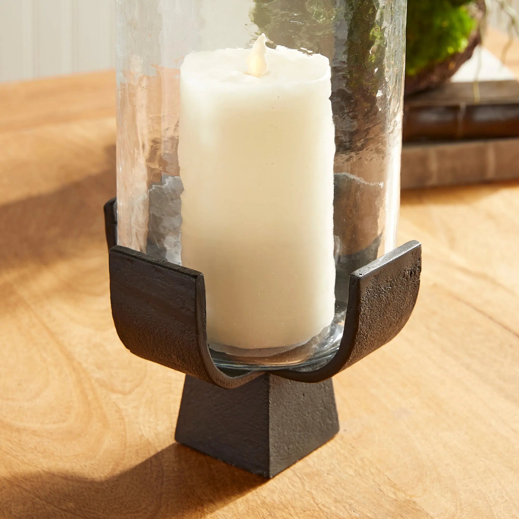 BRYANT HURRICANE Villa Decor & Design