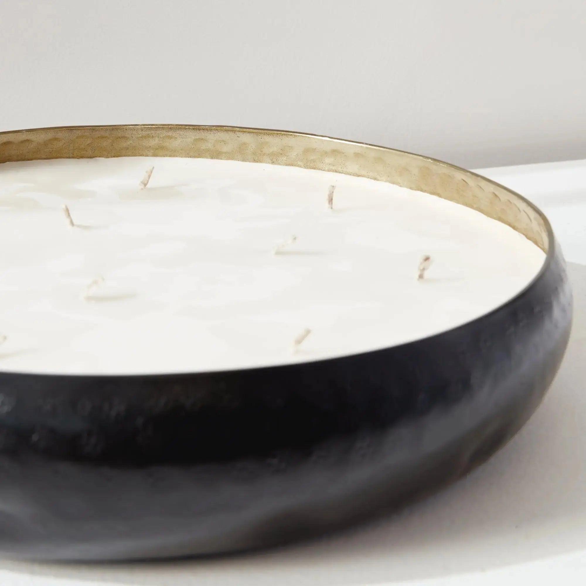 OUDH NOIR 10-WICK CANDLE TRAY Villa Decor & Design