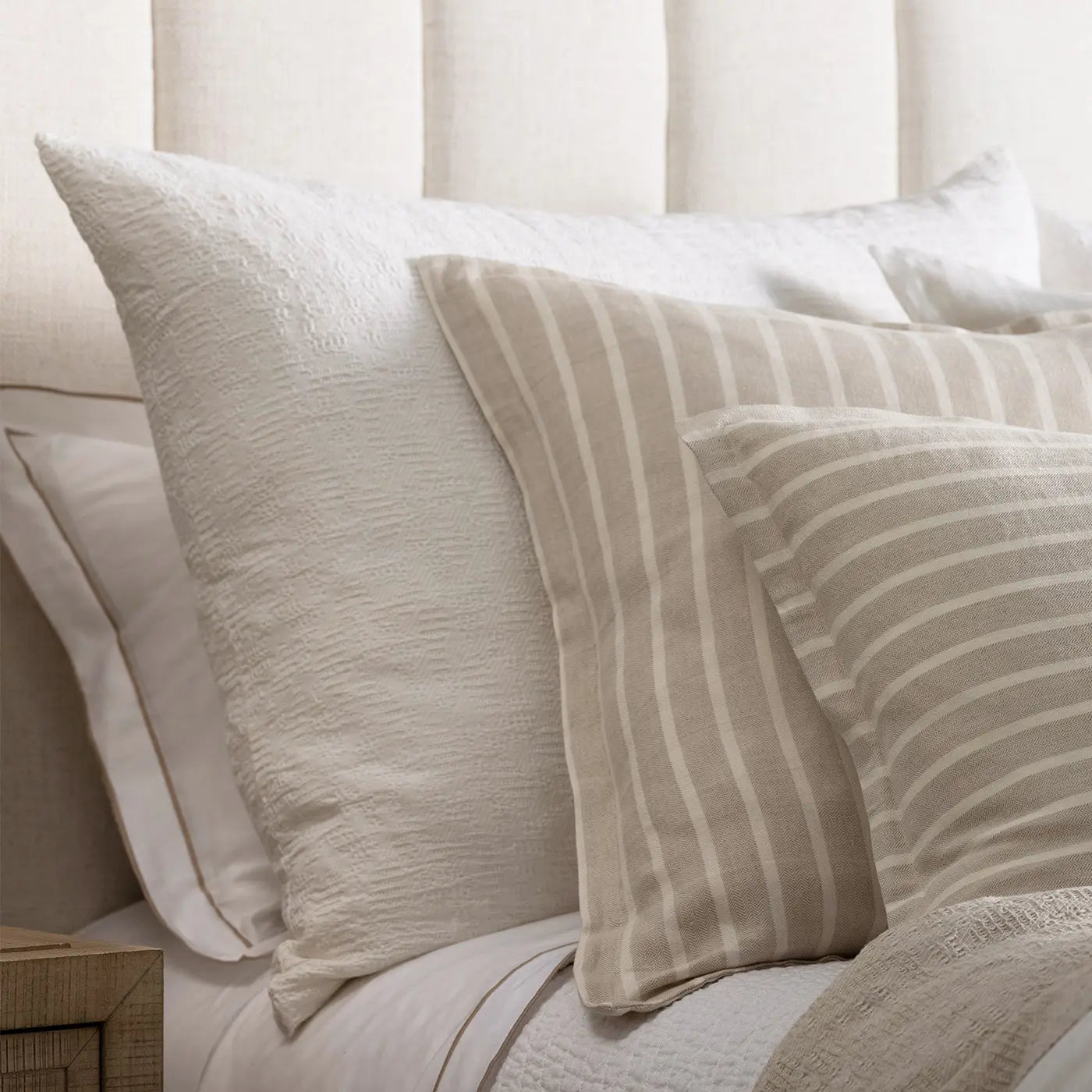 luxury bedding, high thread count bedding, luxury linens