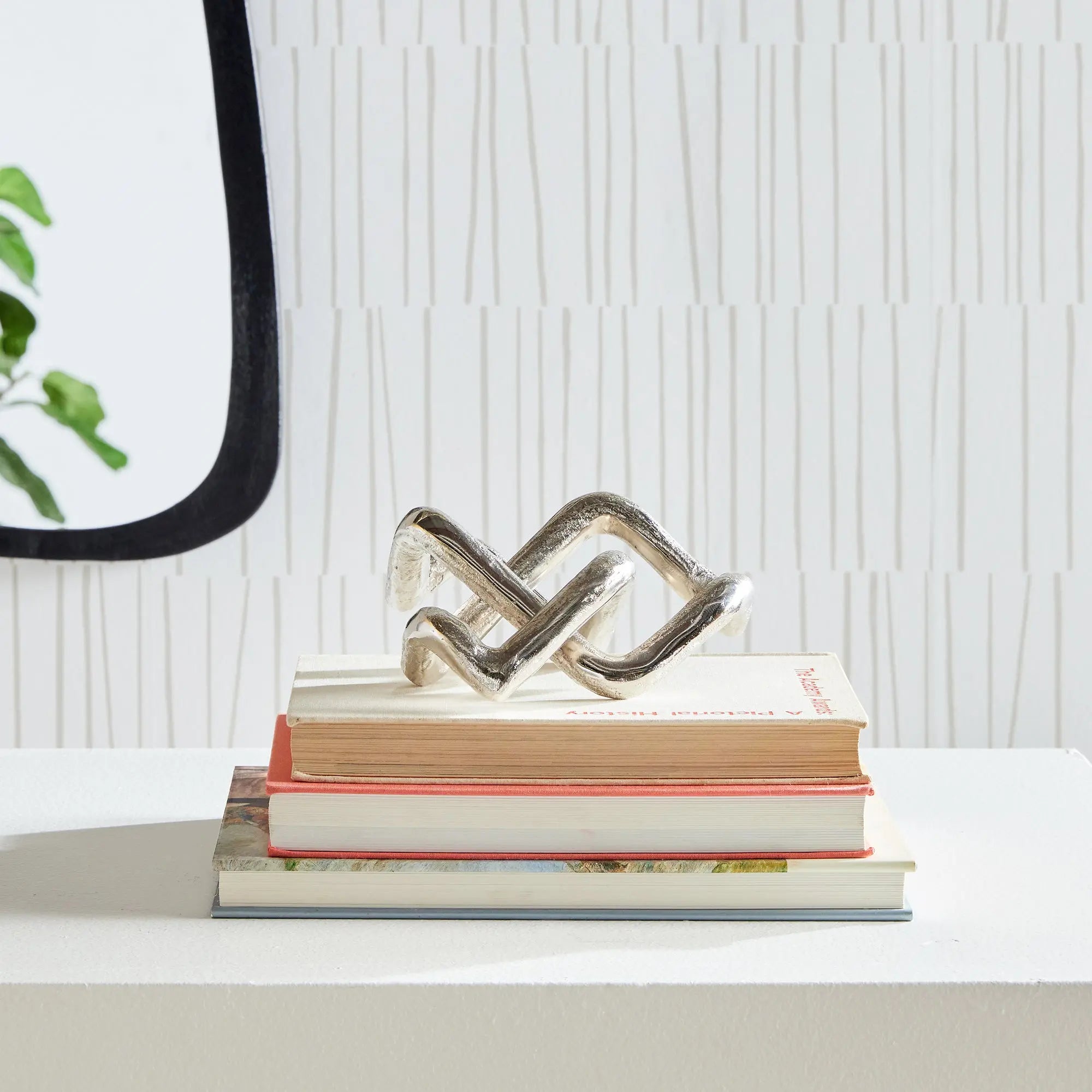 KADE SCULPTURE Villa Decor & Design