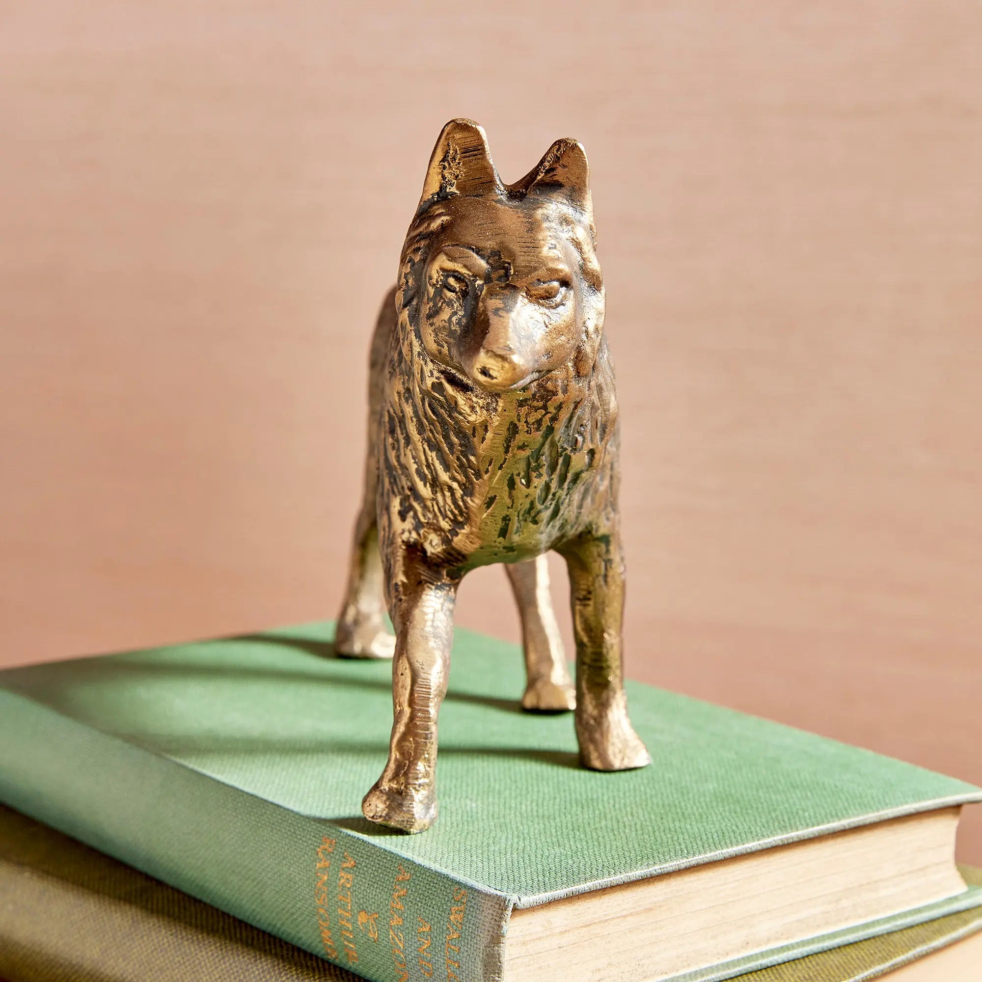 SLY FOX SCULPTURE Villa Decor & Design