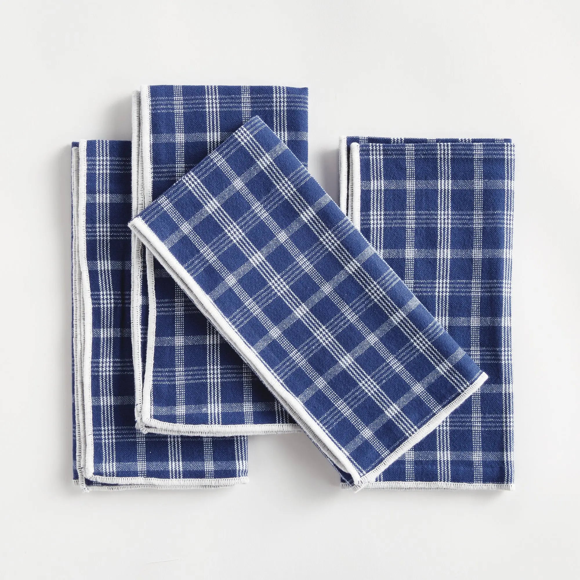 Barclay Butera Oakwood Table Linens
