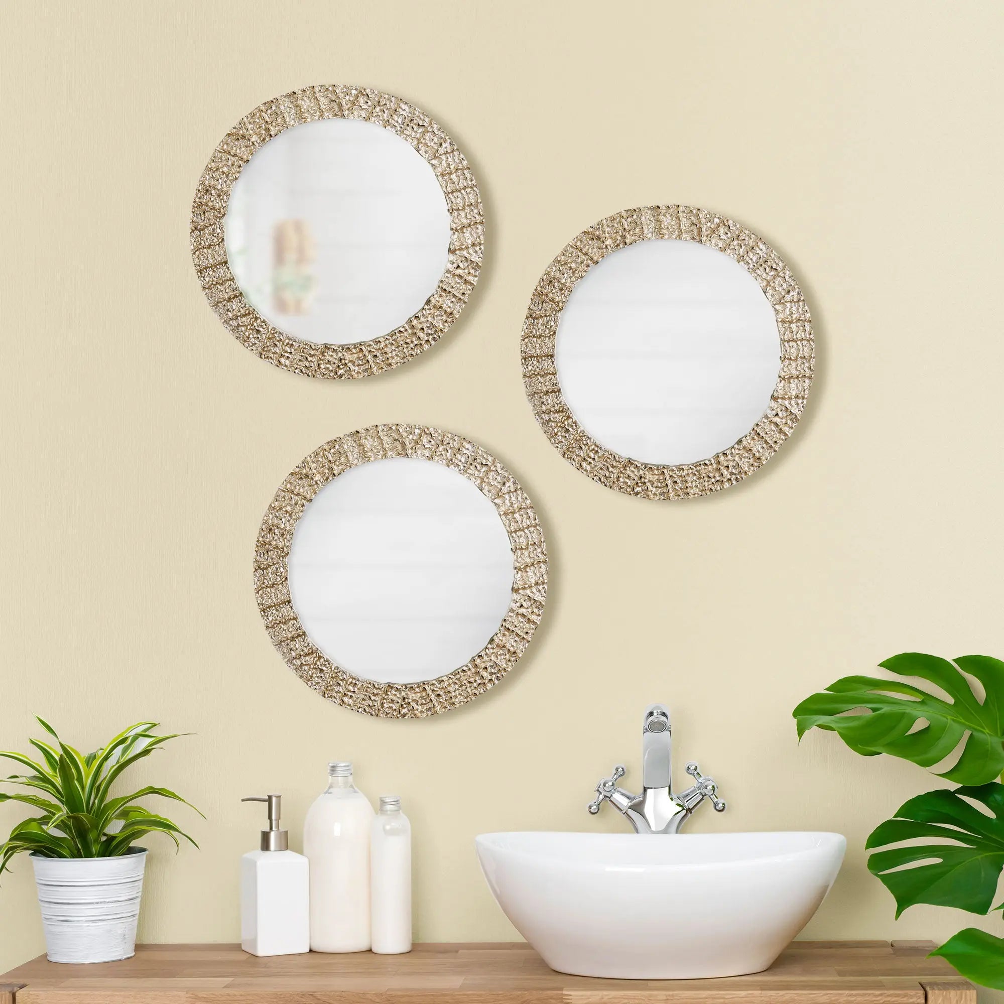 VIVIAN MIRROR Villa Decor & Design