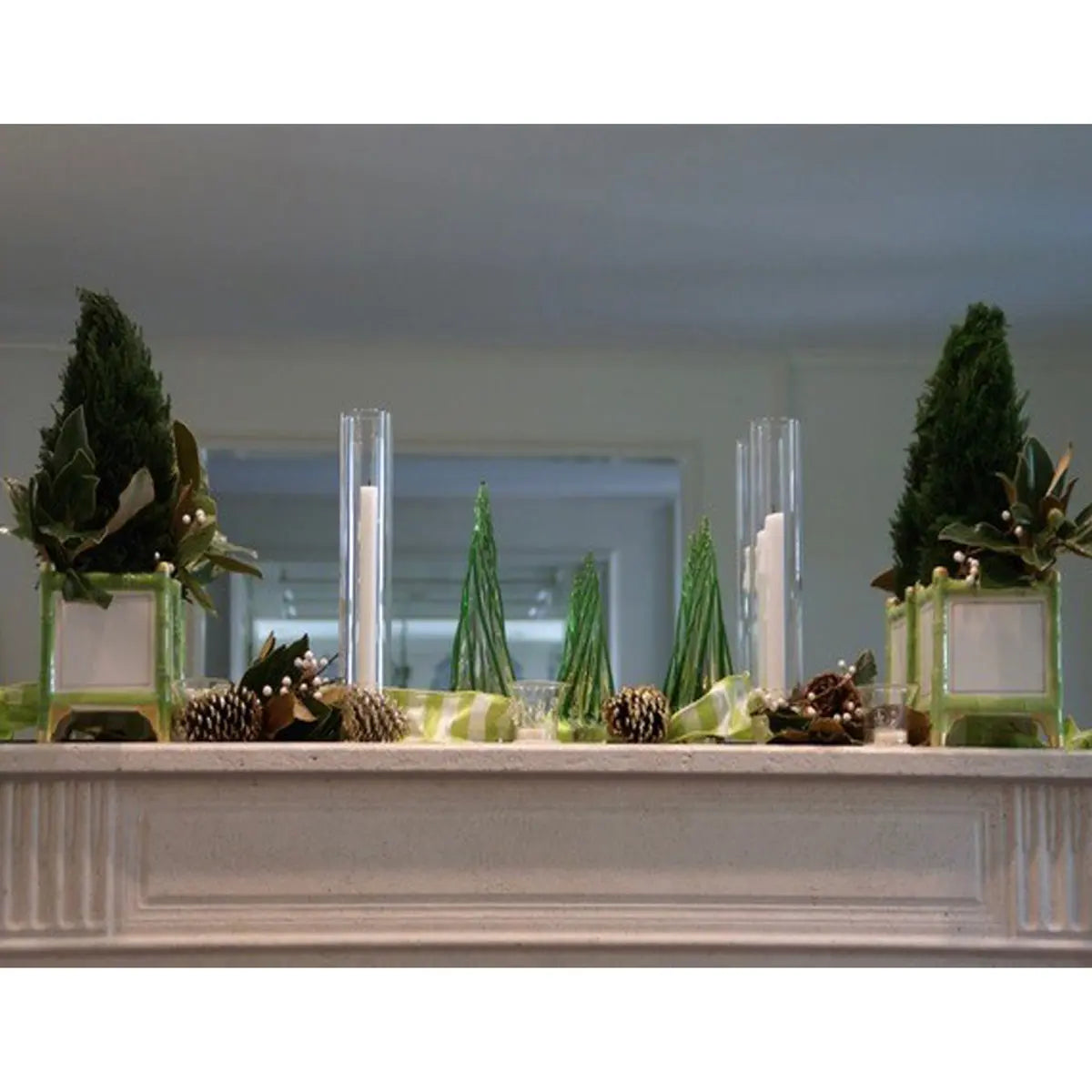 2-Piece Clear Candleholder with Cylinder – Clear or Gold Trim (Set of 4) - Villa Decor & Design